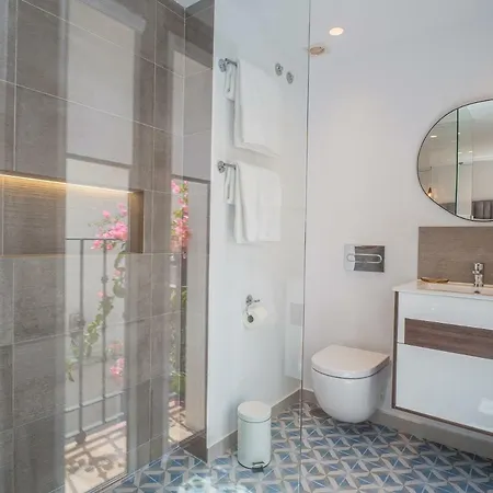 Old Town : Luxury Townhouse * Μαρμπέλλα