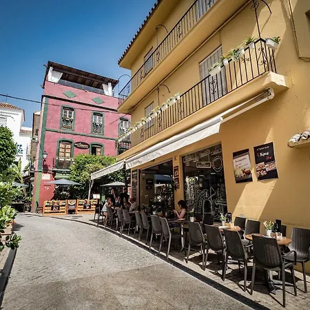 Дом отдыха Old Town : Luxury Townhouse *